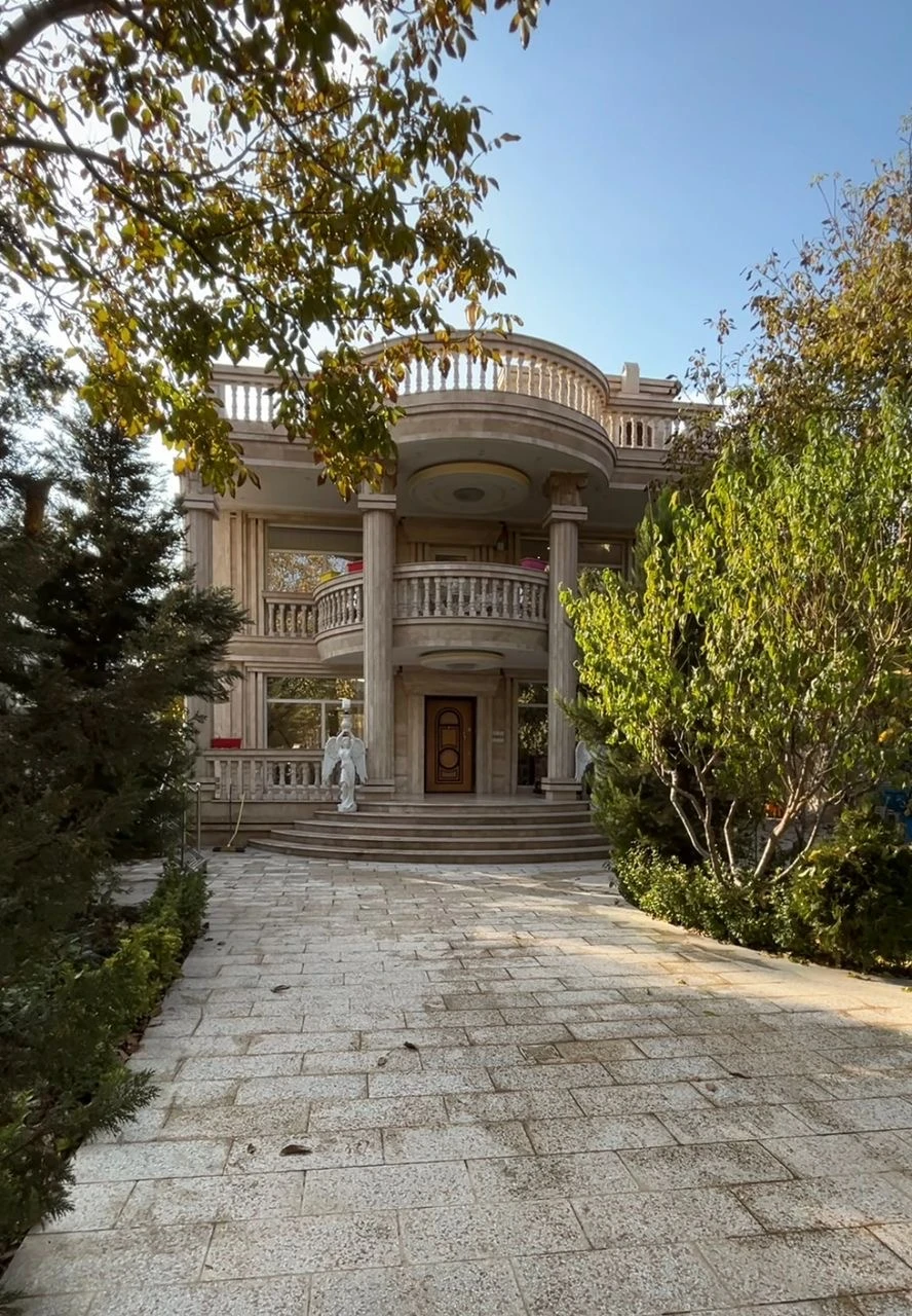 عمارت رومی - لوکس و خاص با تضمین بومچه در سهیلیه